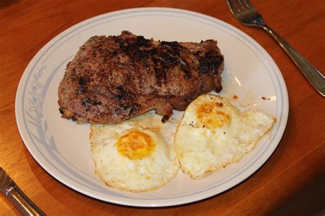 Jessi's Recipes: Steak and Eggs