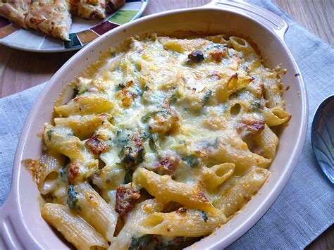 Abbe's Cooking Antics: * Creamy Leek and Bacon Pasta Bake