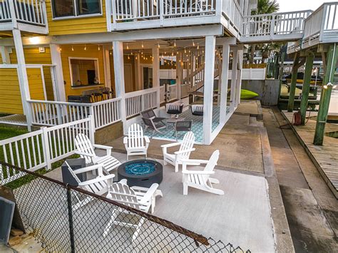 BAYFRONT RETREAT | Galveston Island Resort Rentals