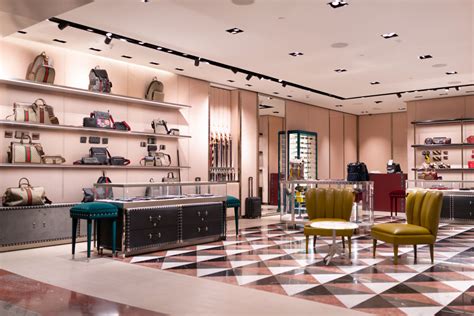 Gucci Opens New “Welcoming and Relaxed” Shopping Experience in ...