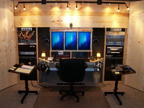 Home studio idea photo: built in wall. Tripple CPU monitor. | POLITUSIC