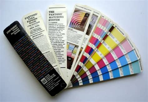 PANTONE COLOR FORMULA Guide/Fan Deck, Vintage 1984-1985 17th Edition £37.57 - PicClick UK