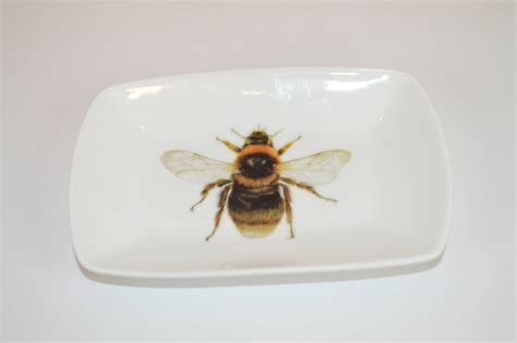 Rectangular 6" dish (shown with image #a13 - bumble bee) by TheFrenchBeeFlorals on Etsy | Bee ...