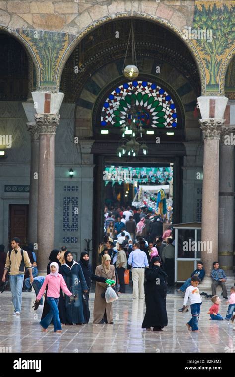 Inside the Umayyad Mosque in Damascus Syria Stock Photo - Alamy