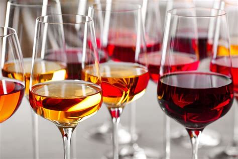 How Do You Taste Wine Like a Pro? A Guide to the Basics