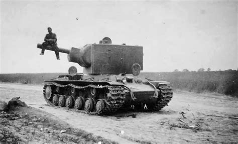 Tank KV2 eastern front 1941 6 | World War Photos