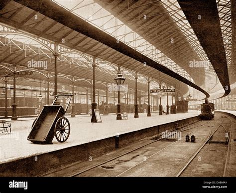 England london euston train station hi-res stock photography and images ...