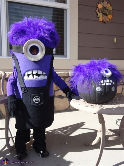 Coolest Homemade Purple Minion Costume - Photo 2/9