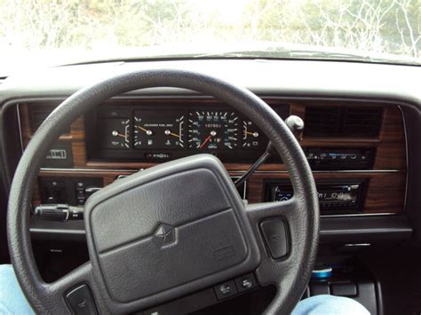 Dodge Dynasty 1987 - 1993 Sedan :: OUTSTANDING CARS