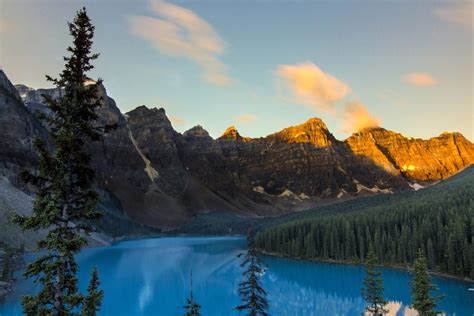 Sunrise at Moraine Lake – A Spiritual Experience - Zen and the Fishbowl