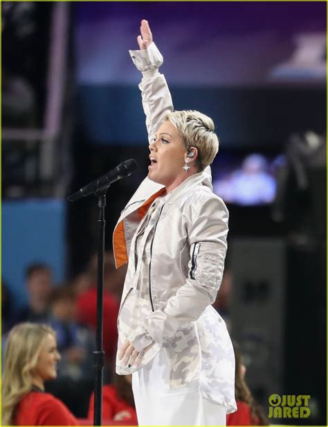 Pink Sings National Anthem at Super Bowl 2018 (Video): Photo 4027453 ...