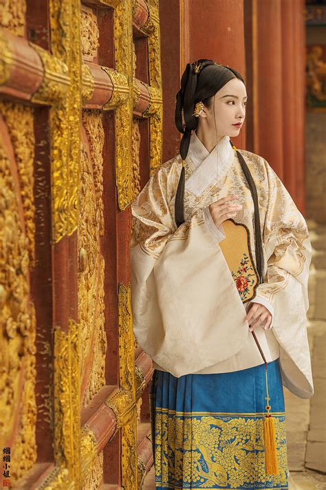 Ming Dynasty Lady's Dress 明朝女袍