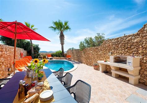 La Rustica | Sleeps 8 (+1) | Xagħra | Jules Gozo Holidays