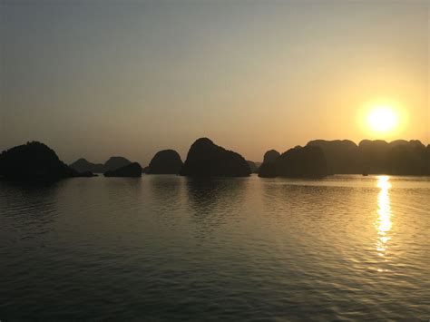 Sunrise, Halong Bay. I was up at 5am to watch this! | Ha long bay ...