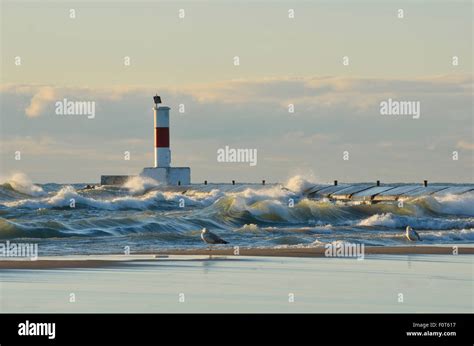 Sunrise at Waukegan Municipal Beach, Waukegan, Illinois Stock Photo - Alamy