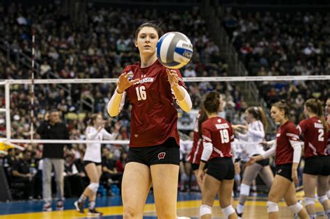 Wisconsin Badgers volleyball: after long wait No. 1 UW finally starts ...