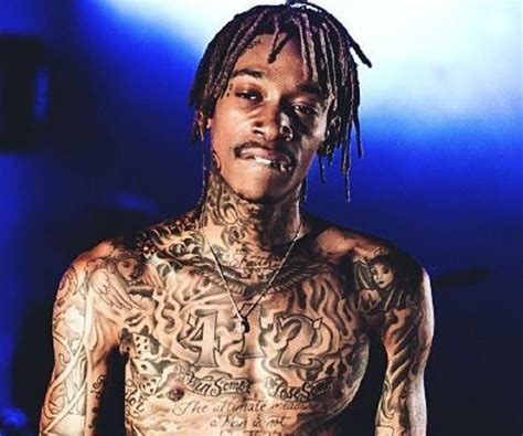 Biografi Wiz Khalifa – Ilustrasi