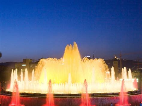 The Magic Fountain Night Tour - Tourswalking