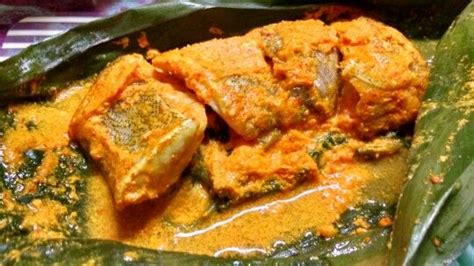 Ikan Bungkus Ubi Kayu(Steam Fish w Cassava Leaf) Steam Fish, African Food, Thai Red Curry, Meat ...