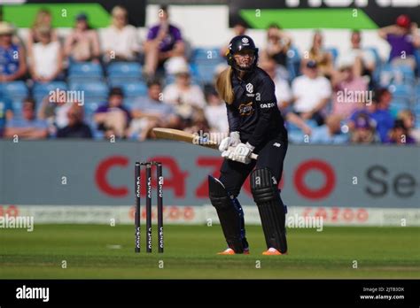 Sophie ecclestone cricket hi-res stock photography and images - Alamy