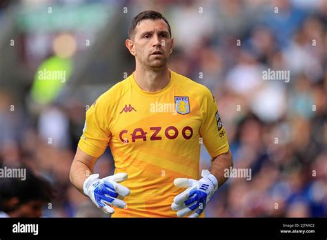 Emiliano martinez aston villa hi-res stock photography and images - Alamy