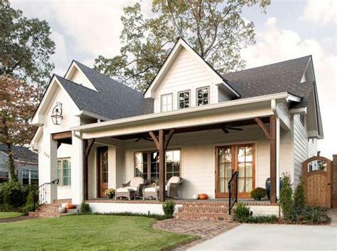 20 Seriously Inspiring Farmhouse Exteriors - The Unlikely Hostess