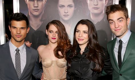 ‘Twilight’ Author Stephenie Meyer Sets a Countdown – Is ‘Midnight Sun’ Coming? | Stephenie Meyer ...