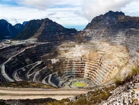 Freeport McMoRan and Rio Tinto to sell majority stake in Grasberg mine ...