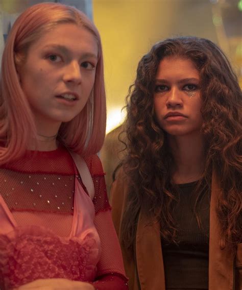 Jules Rue Euphoria Outfits : How the Costumes on 'Euphoria' Spell the ...