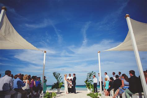 Harbour Island Wedding Photographer - Jason Mize