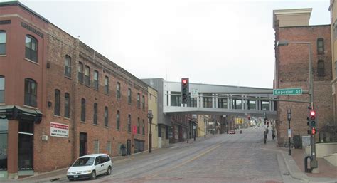 Lake Avenue at Superior Street, looking west and south. Duluth has some elements of Minneapolis ...