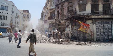 Fighting In Yemen Continues As Gun Battles And Heavy Shelling Hit Aden | HuffPost