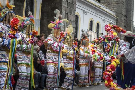 CARNIVAL IN ECUADOR - LIFE TRAVELLING