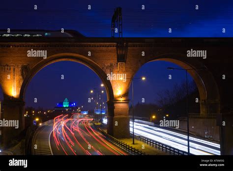 M60 Motorway, Stockport Pyramid and Viaduct at night. Stockport, Greater Manchester, United ...