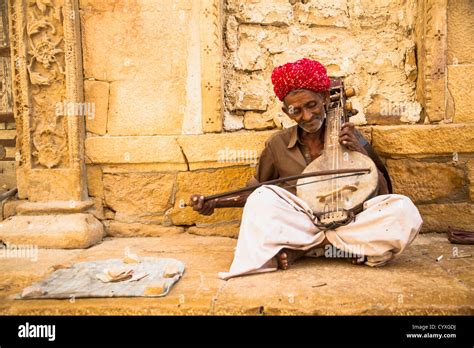 Man begging india hi-res stock photography and images - Alamy