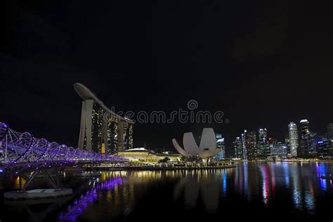 Singapore City Skyline at Night Editorial Stock Photo - Image of marina ...