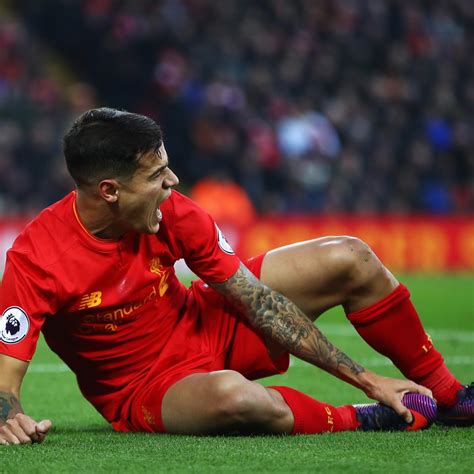 Philippe Coutinho Injury: Liverpool Star Stretchered off vs. Sunderland ...