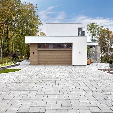 8 Stunning Options for Driveway Pavers