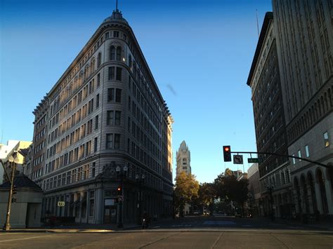 Downtown Oakland early morning. | Downtown oakland, Downtown, Urban