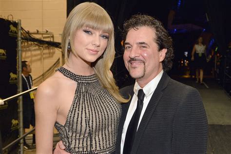 Scott Borchetta Calls Taylor Swift 'Brilliant' Amid Record Label Feud