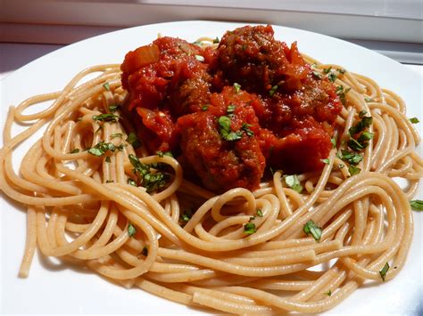 Spaghetti & Quorn Meatballs – Bessie's Veggie Food