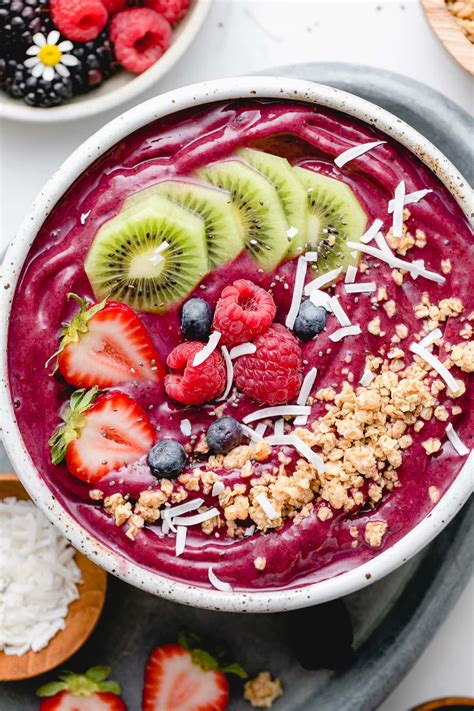 How to Make an Acai Bowl (Healthy Homemade Recipe)