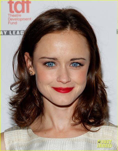 Alexis Bledel | Fotolip.com Rich image and wallpaper