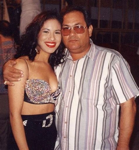 Selena Quintanilla Age, Net Worth, Husband, Family and Biography ...