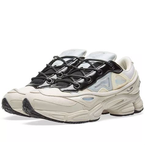 こちら RAF SIMONS - OZWEEGO 3の通販 by RS｜ラフシモンズならラクマ いますが