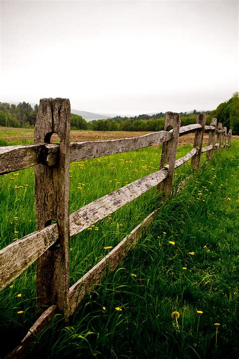 Rustic wood fence ideas ~ Quilt Rack Quilt Stand