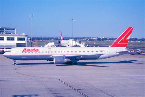 76ak - Lauda Air Boeing 767-3Z9ER; OE-LAZ@SYD;08.10.1999 | Flickr