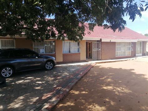 4 Bedroom House for sale in Pretoria North - P24-113874859