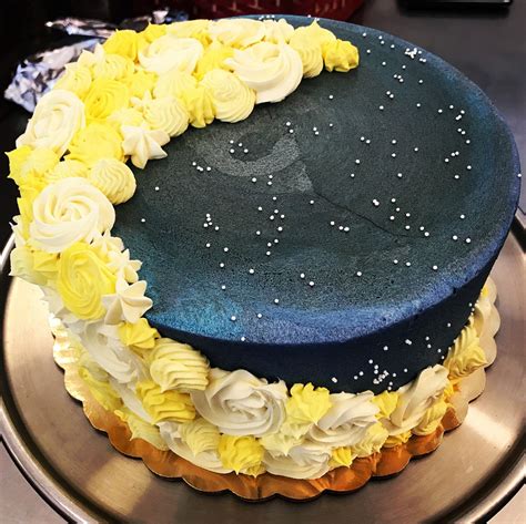 sun moon eclipse cake goodnight moon but still cute! #emmaceliacakes #buttercreamcake # ...