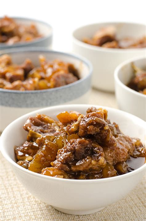 Mom's Best Beef Stew with Tendon - Omnivore's Cookbook